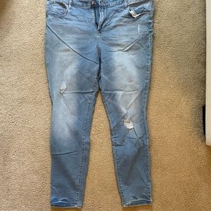 NWOT Old Navy Rockstar light wash high rise